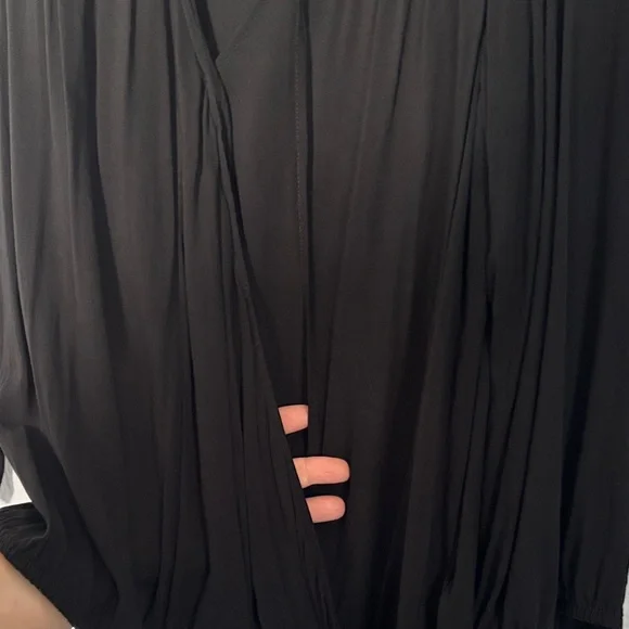 Express Elegant Black Blouse - Picture 5 of 7